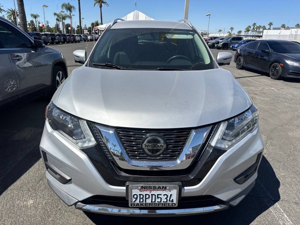 Used 2018 Nissan Rogue SV w/ Premium Package AWD/4WD image 2