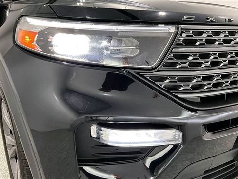 Used 2022 Ford Explorer XLT w/ XLT Sport Appearance Package AWD/4WD image 39