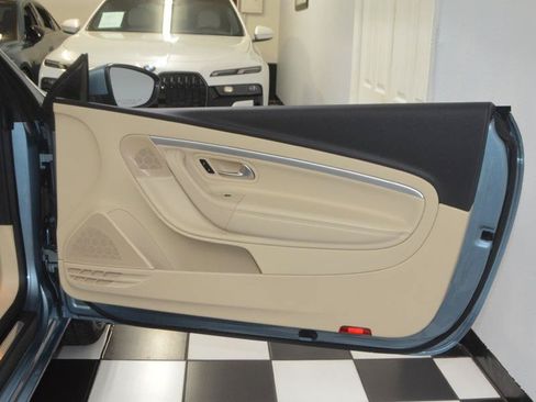 Used 2015 Volkswagen Eos Komfort FWD image 19