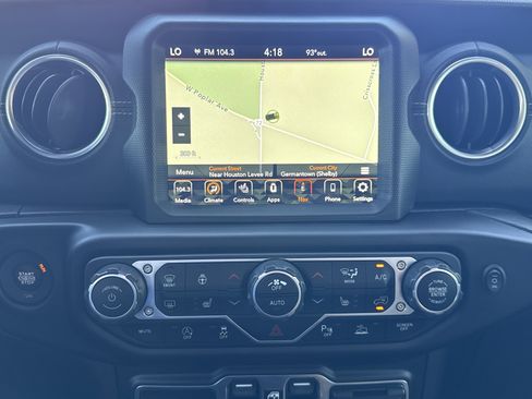 Used 2021 Jeep Wrangler Unlimited Sahara AWD/4WD image 19