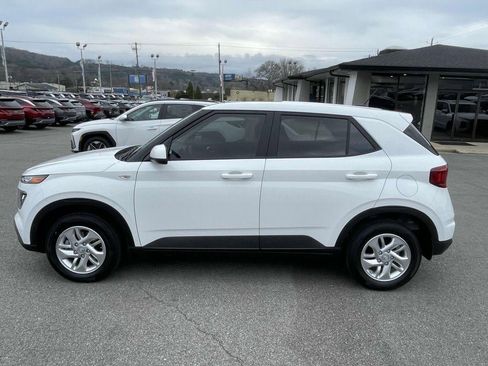 New 2026 Hyundai Venue SE image 20