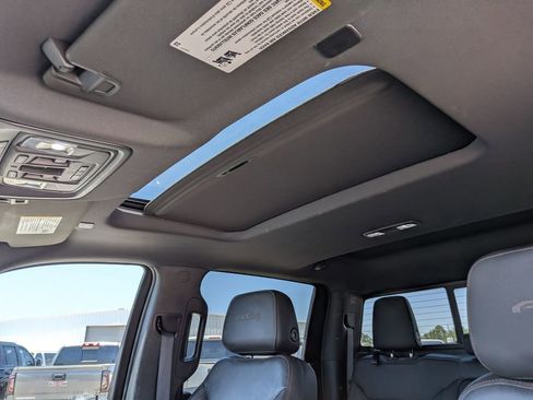 Used 2020 GMC Sierra 1500 AT4 w/ AT4 Premium Package AWD/4WD image 18
