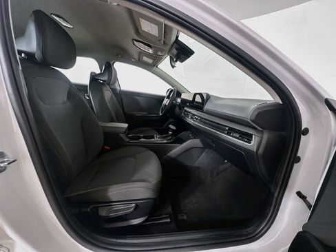 Used 2025 Kia K4 FWD image 29