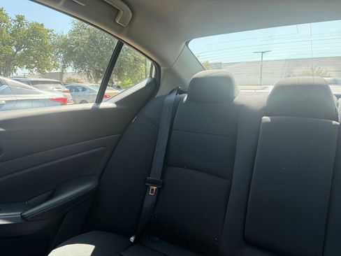 Used 2025 Nissan Altima 2.5 SV FWD image 40