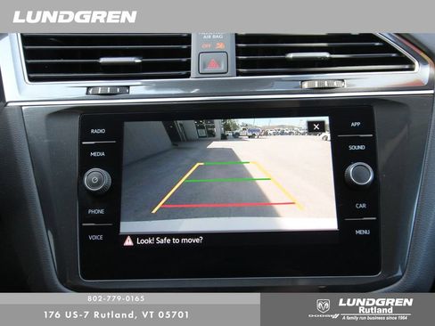 Used 2022 Volkswagen Tiguan SE image 17