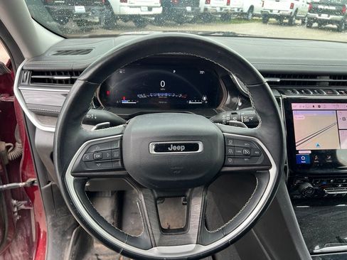 Used 2022 Jeep Grand Cherokee L Limited w/ Luxury Tech Group II AWD/4WD image 11