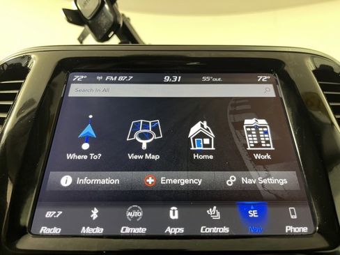 Used 2019 Jeep Cherokee Limited image 32