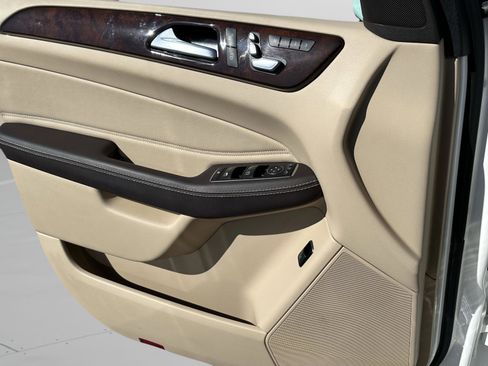 Used 2016 Mercedes-Benz GLE 350 4MATIC w/ Premium Package image 24