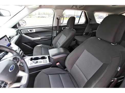 Used 2023 Ford Explorer XLT RWD image 33