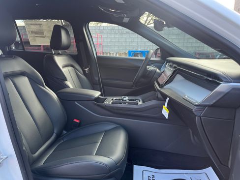 New 2026 Jeep Cherokee Limited image 27