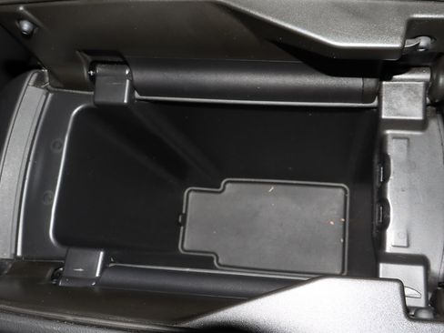 Used 2021 Buick Envision Essence w/ Technology Package I image 28