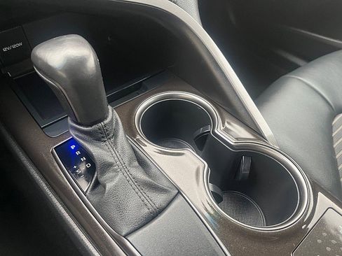 Used 2021 Toyota Camry SE image 39