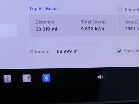 Used 2021 Tesla Model Y Long Range image 19