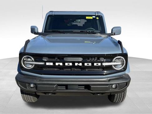 New 2025 Ford Bronco Outer Banks image 2