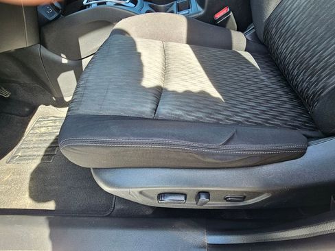 Used 2020 Nissan Rogue SV image 14