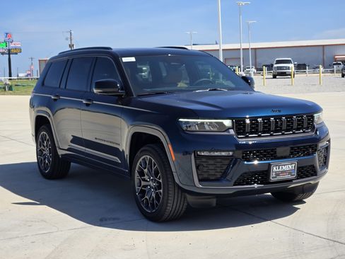 New 2026 Jeep Grand Cherokee L Summit w/ Obsidian Package AWD/4WD image 3