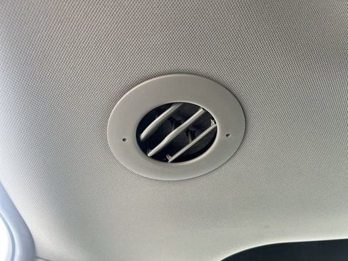 Used 2017 Chevrolet Traverse Premier FWD image 22