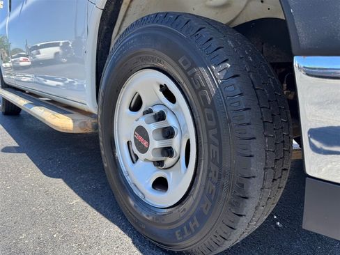 Used 2020 GMC Savana 2500 w/ Driver Convenience Package image 9