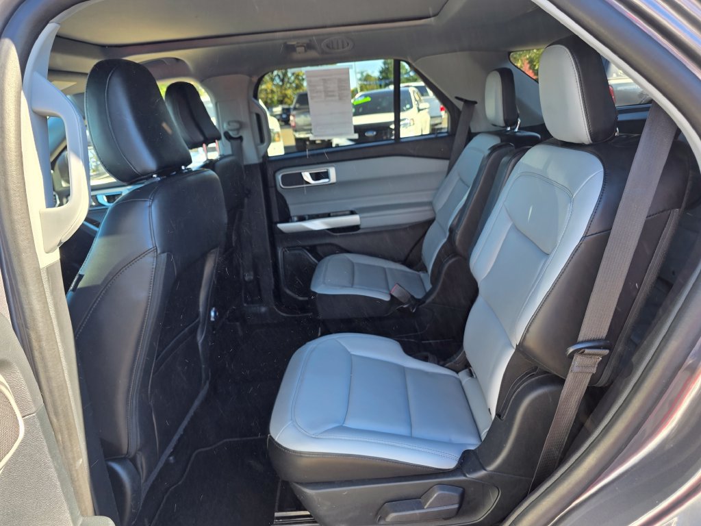 Used 2021 Ford Explorer XLT w/ Equipment Group 202A AWD/4WD image 6