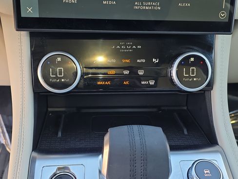 Certified 2025 Jaguar F-PACE R-Dynamic S AWD/4WD image 21