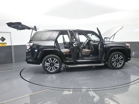 Used 2022 Toyota 4Runner Limited AWD/4WD image 36