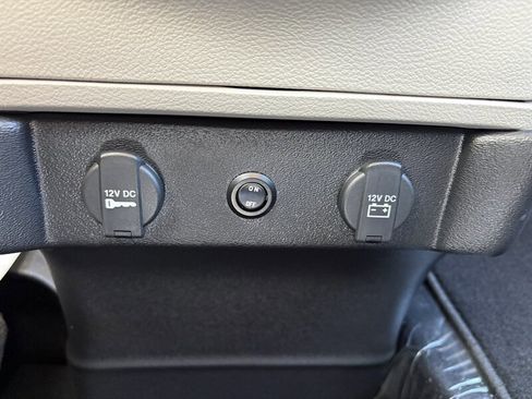 Used 2019 Dodge Grand Caravan SE w/ Power Convenience Group I FWD image 17