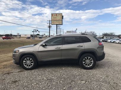 Used 2019 Jeep Cherokee Latitude w/ Popular Appearance Group