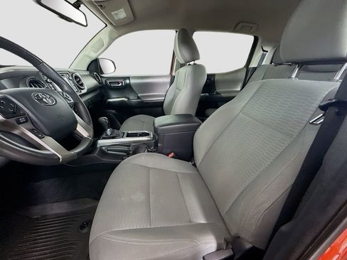 Used 2017 Toyota Tacoma SR5 image 12