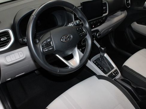 Used 2023 Hyundai Venue SEL FWD image 24