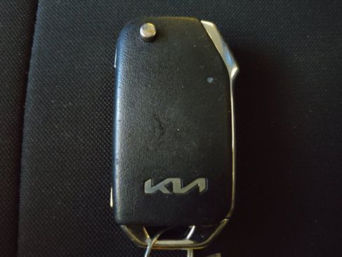 Used 2023 Kia Soul LX w/ LX Technology Package image 32