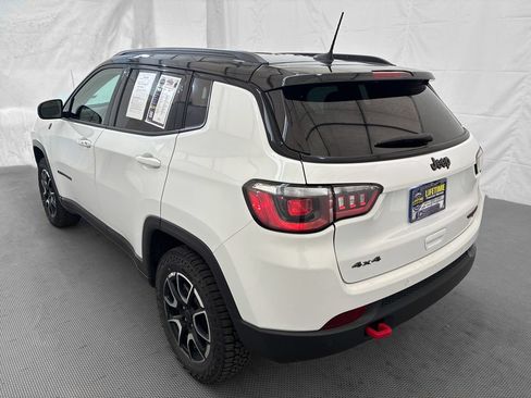 Used 2025 Jeep Compass Trailhawk AWD/4WD image 5
