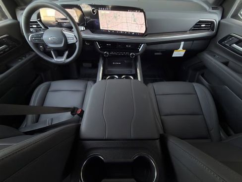 New 2026 Chevrolet Suburban Z71 AWD/4WD image 12