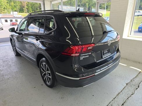 Used 2020 Volkswagen Tiguan SE AWD/4WD image 3
