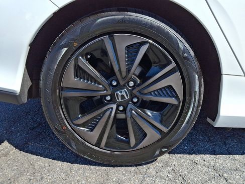 Used 2019 Honda Civic EX image 8