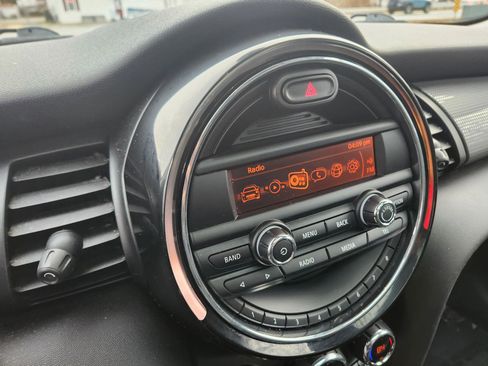 Used 2016 MINI Cooper 4-Door Hardtop w/ Cold Weather Package image 24