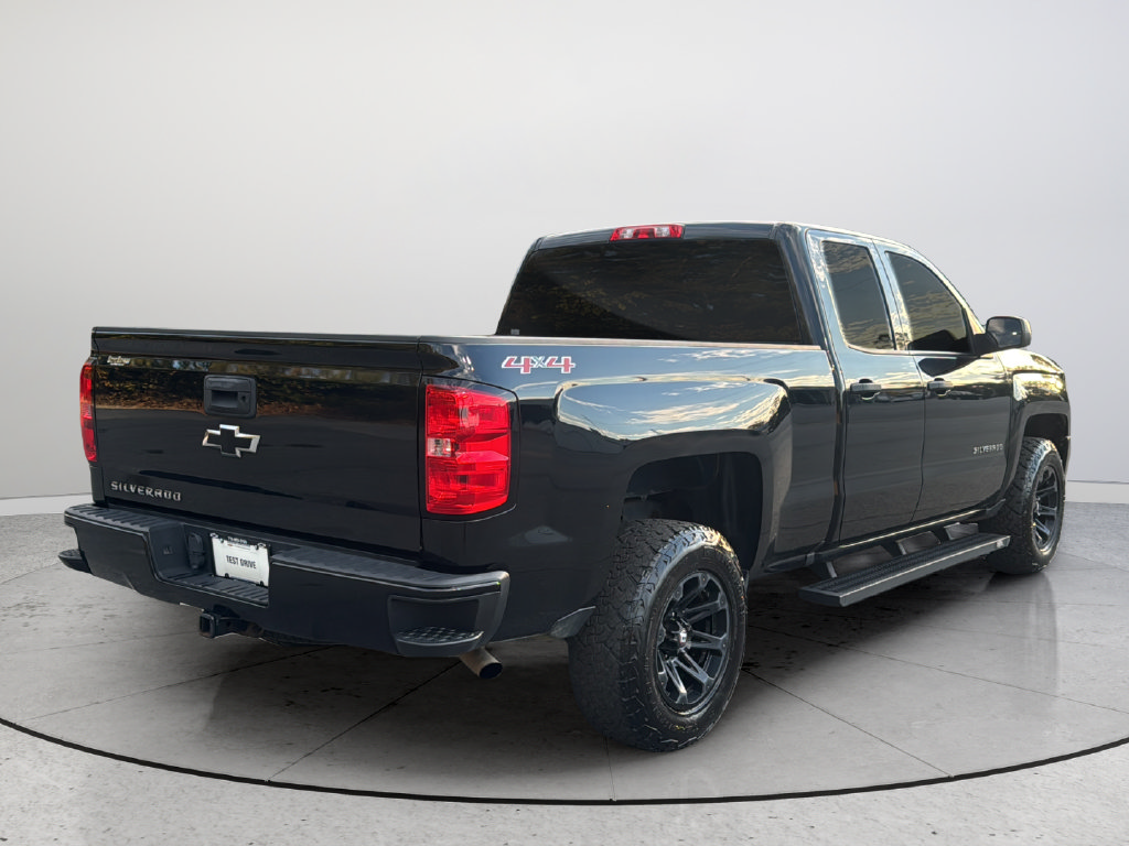 Used 2017 Chevrolet Silverado 1500 W/T w/ Black Out Edition AWD/4WD image 6