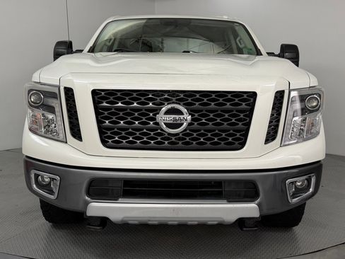 Used 2019 Nissan Titan PRO-4X image 2