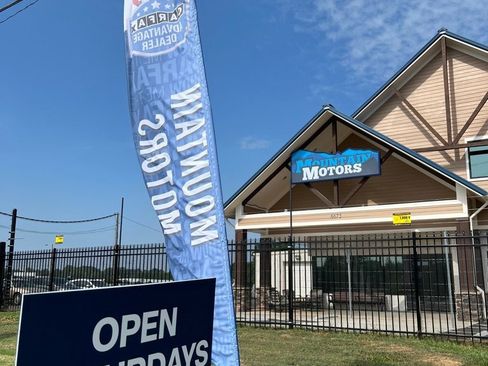 Used 2017 Chevrolet Express 3500 image 32