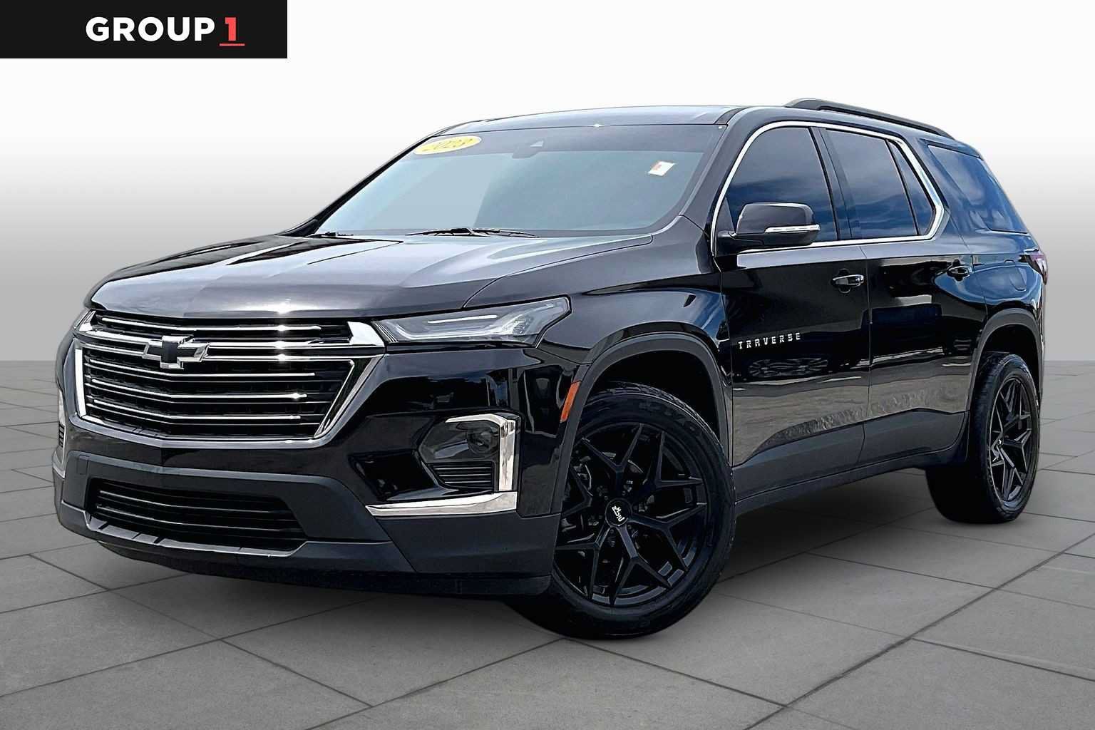 Used 2023 Chevrolet Traverse LT FWD image 1