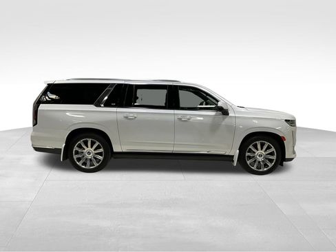 Used 2022 Cadillac Escalade ESV Premium Luxury Platinum w/ Heavy-Duty Trailer Package AWD/4WD image 4