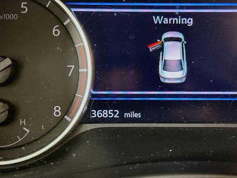 Used 2023 Nissan Sentra SV w/ SV Premium Package FWD image 18