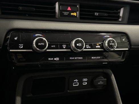 New 2025 Honda Pilot EX-L image 13