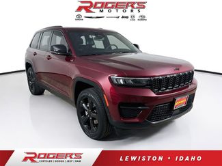 Used 2023 Jeep Grand Cherokee Altitude AWD/4WD video 1