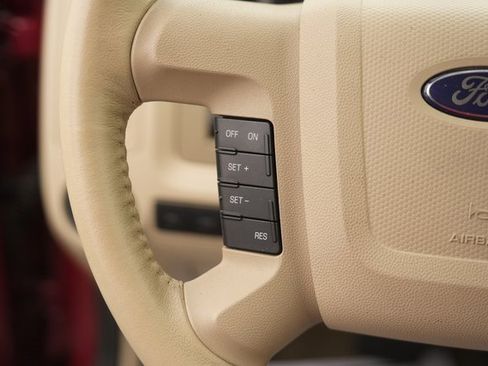 Used 2011 Ford Escape XLT w/ 203A Rapid Spec Order Code image 23