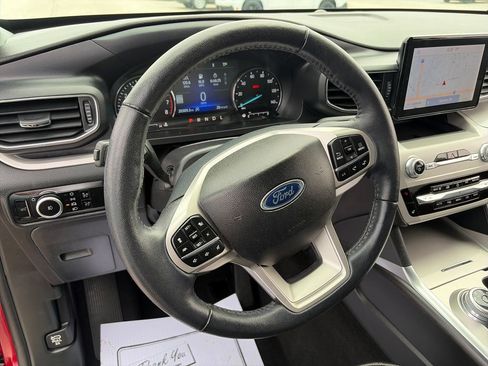 Used 2024 Ford Explorer XLT w/ Equipment Group 202A AWD/4WD image 19