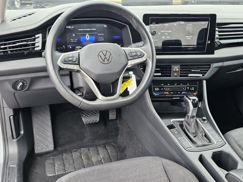 Used 2025 Volkswagen Jetta S image 28