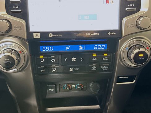 Used 2022 Toyota 4Runner Limited AWD/4WD image 18