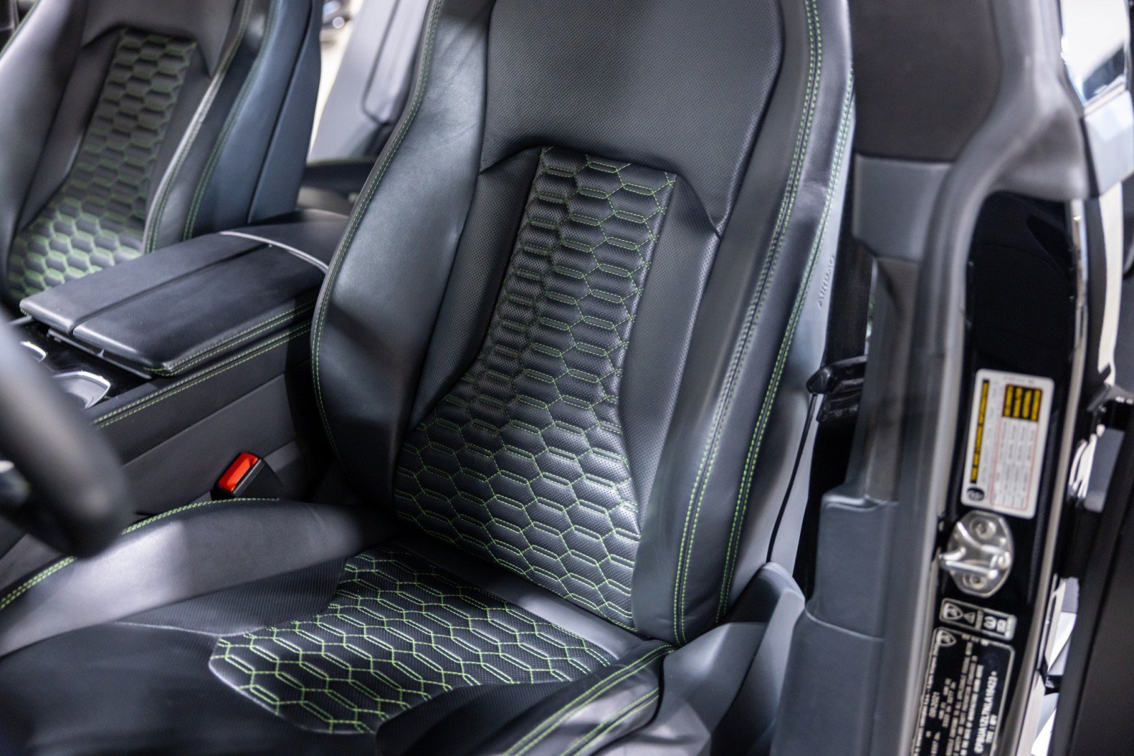 Used 2022 Lamborghini Urus AWD/4WD image 41