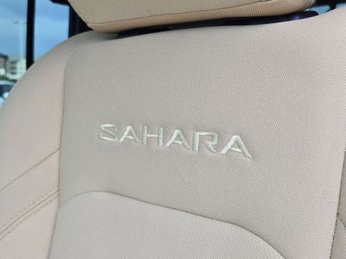 Used 2018 Jeep Wrangler Unlimited Sahara AWD/4WD image 11