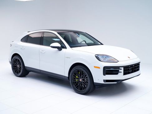 New 2026 Porsche Cayenne E-Hybrid Coupe image 7